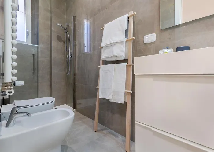 Piazza Del Nettuno * Bologna